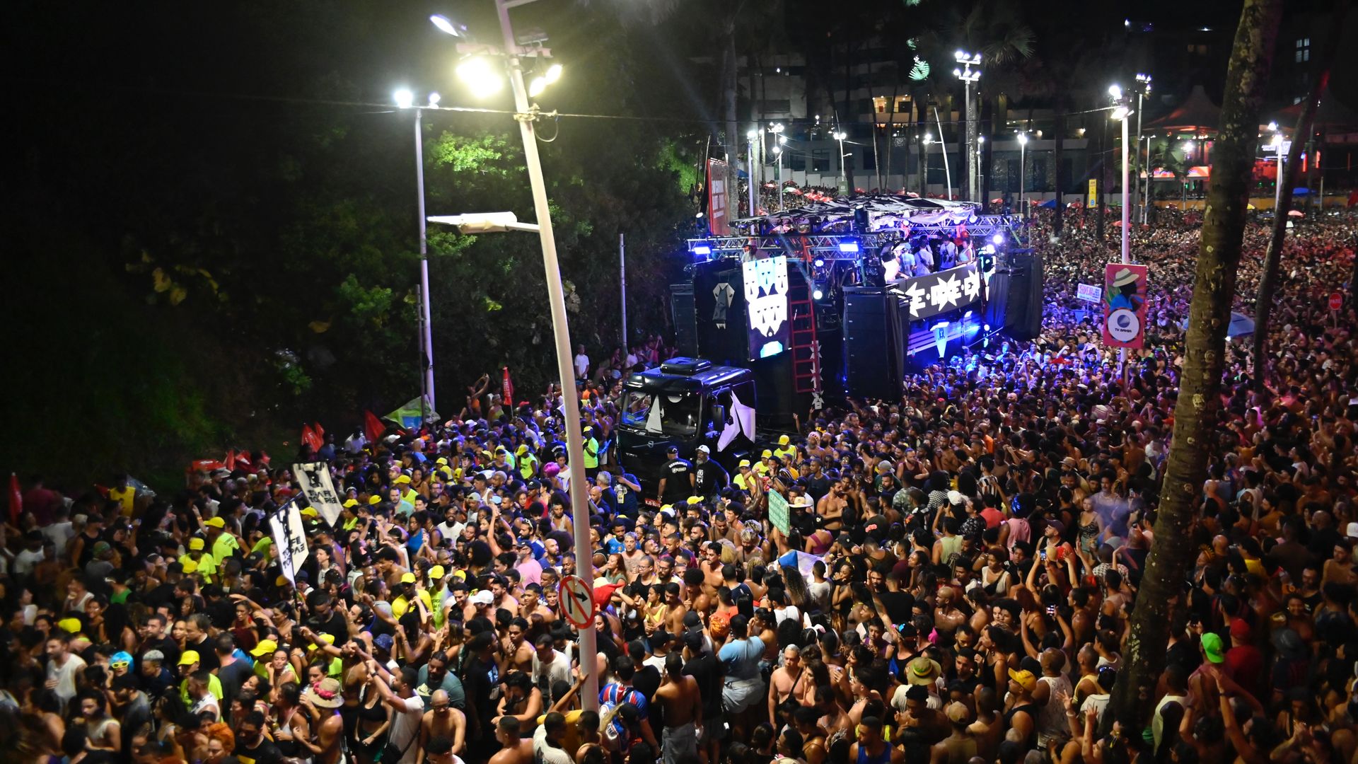 Imagem - Russo Passapusso se pronuncia após mudança no horário de apresentação do BaianaSystem no Furdunço