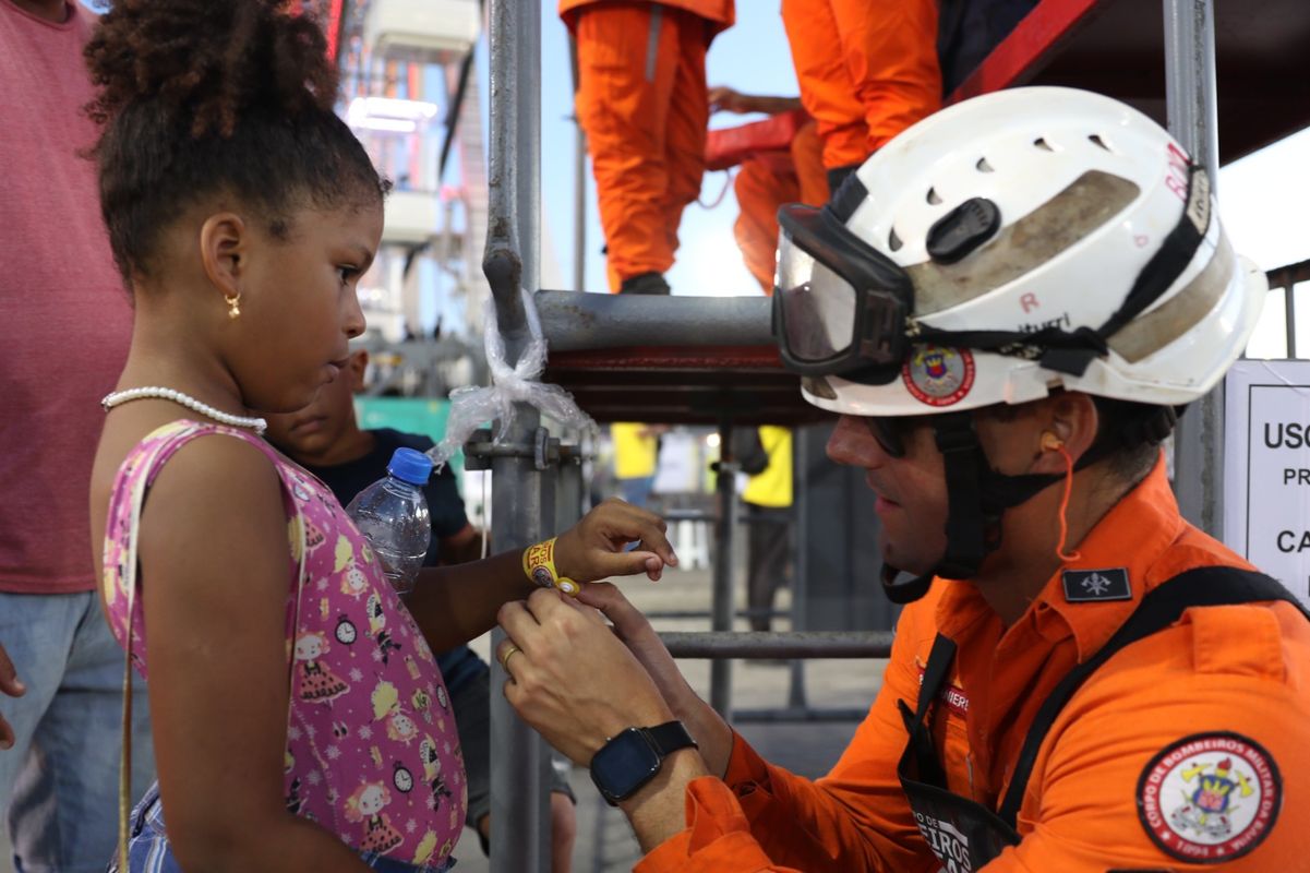 Bombeiros vão distribuir 60 mil pulseiras de identificação durante o Carnaval