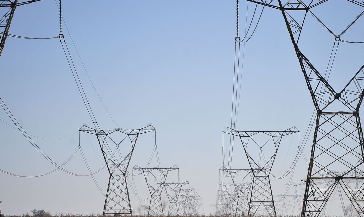 Linhas de transmissão de energia