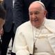 Imagem - Baiano Luva de Pedreiro conhece o Papa Francisco: 'Messi ou Cristiano Ronaldo?'