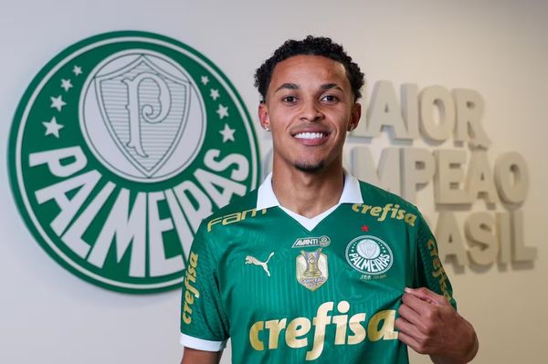 Atacante Lázaro é anunciado pelo Palmeiras