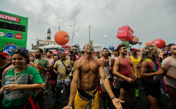 Fãs de Daniela Mercury durante apresentação da cantora por Arisson Marinho/CORREIO