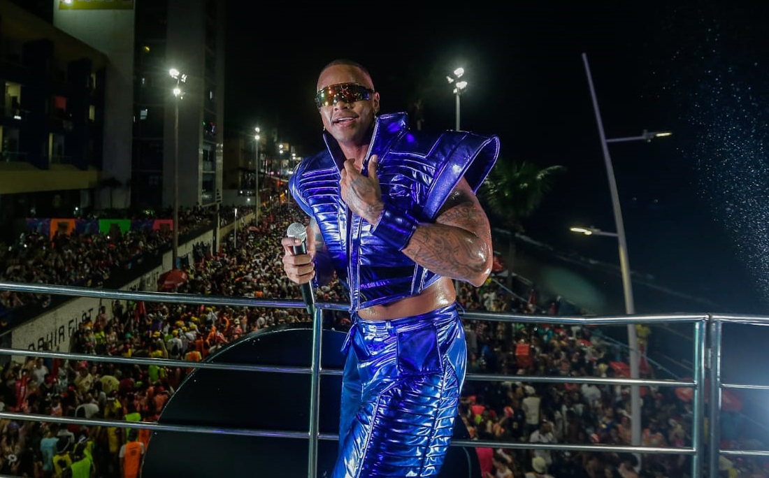 Léo Santana no comando do Bloco do Nana nesta sexta-feira (9) por Arisson Marinho/CORREIO