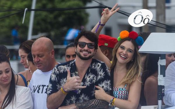 Juliana Paiva marcou presença no trio de Ivete Sangalo