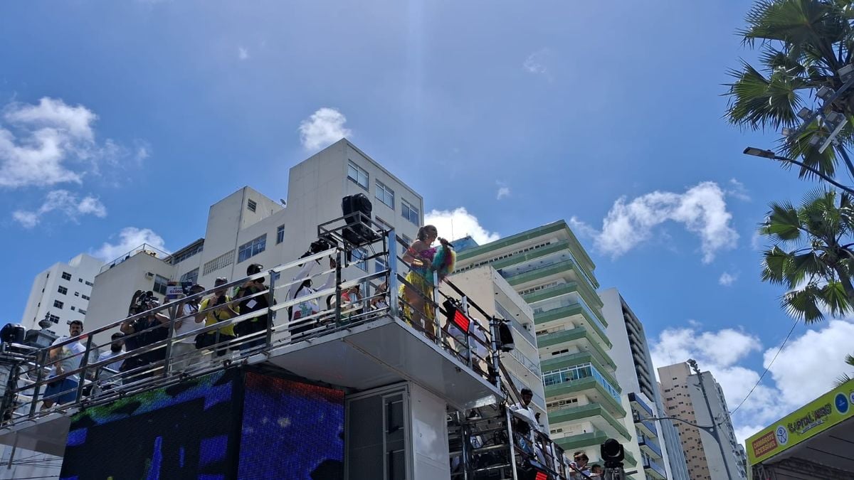 Ivete Sangalo puxa trio sem cordas no Campo Grande