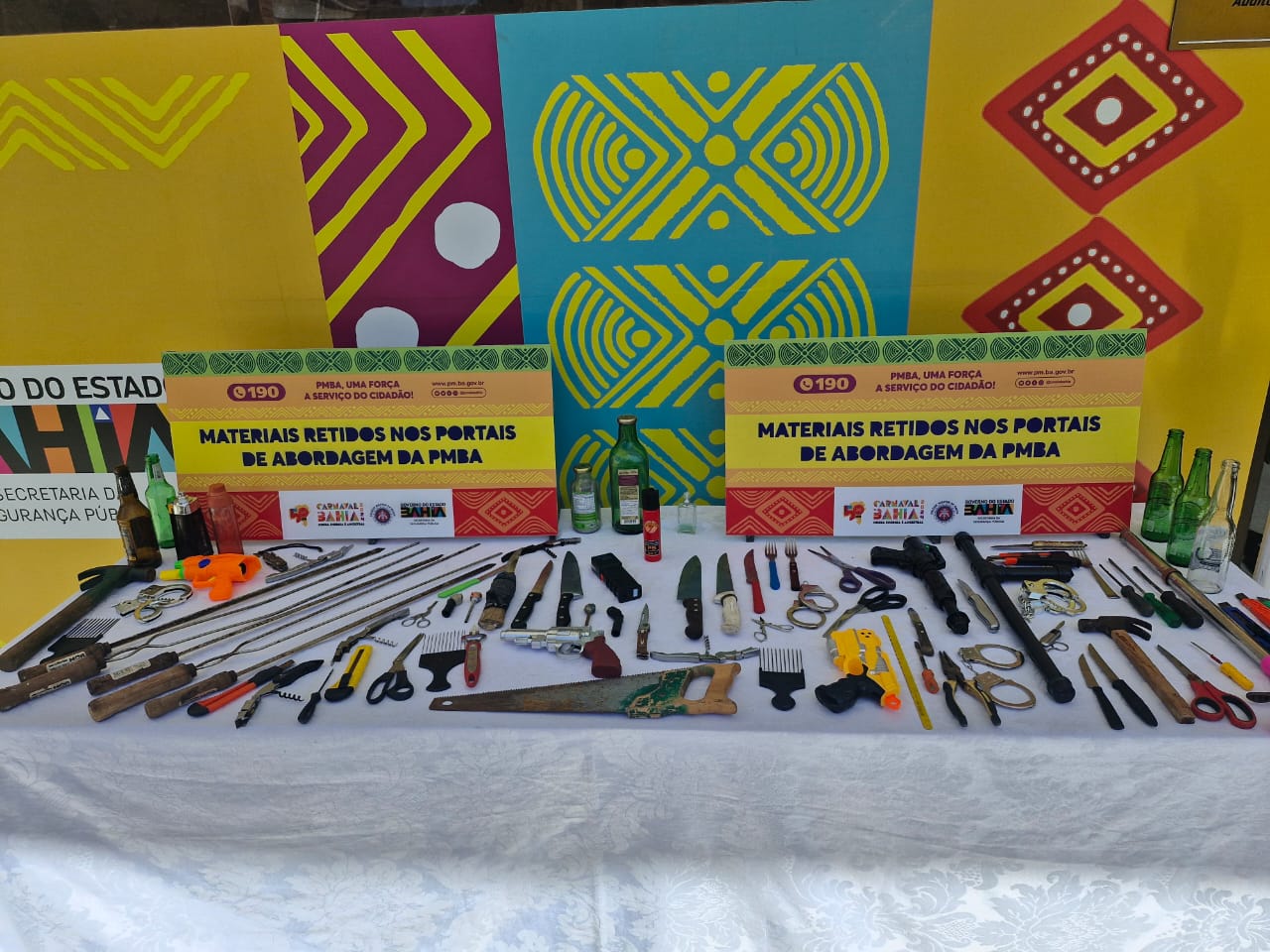 Objetos apreendidos nos portais de abordagem por Polícia Militar/Divulgação