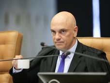 Imagem - Moraes vota por pena de 17 anos a réu do 8 de janeiro que sentou na ‘cadeira de Xandão’