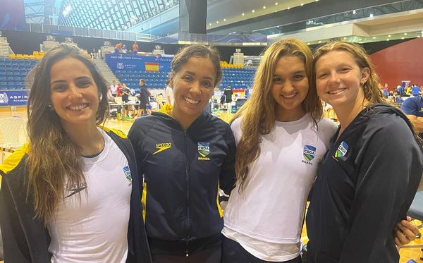 Gabrielle Roncatto, Aline Rodrigues, Mafê Costa e Stephanie Balduccini bateram recorde sul-americano