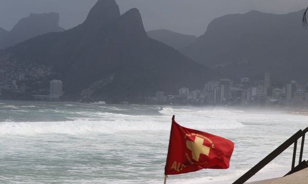 Ressaca na orla de Ipanema e Leblon