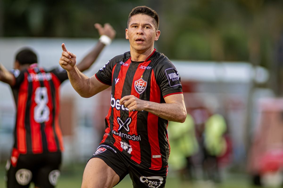 Osvaldo em ação pelo Vitória por Victor Ferreira/EC Vitória 