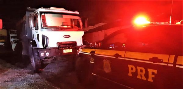 Caminhão roubado há quase 10 anos é recuperado pela PRF em Jequié  por Divulgação/PRF