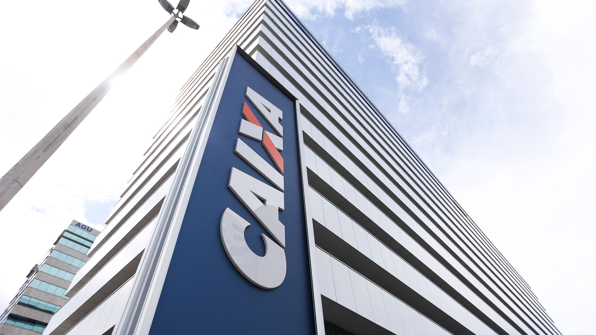 Imagem - Funcionário da Caixa é suspeito de desviar R$ 11 milhões de clientes