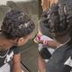 Imagem - Adolescente negro com tranças no cabelo é punido no Distrito Escolar