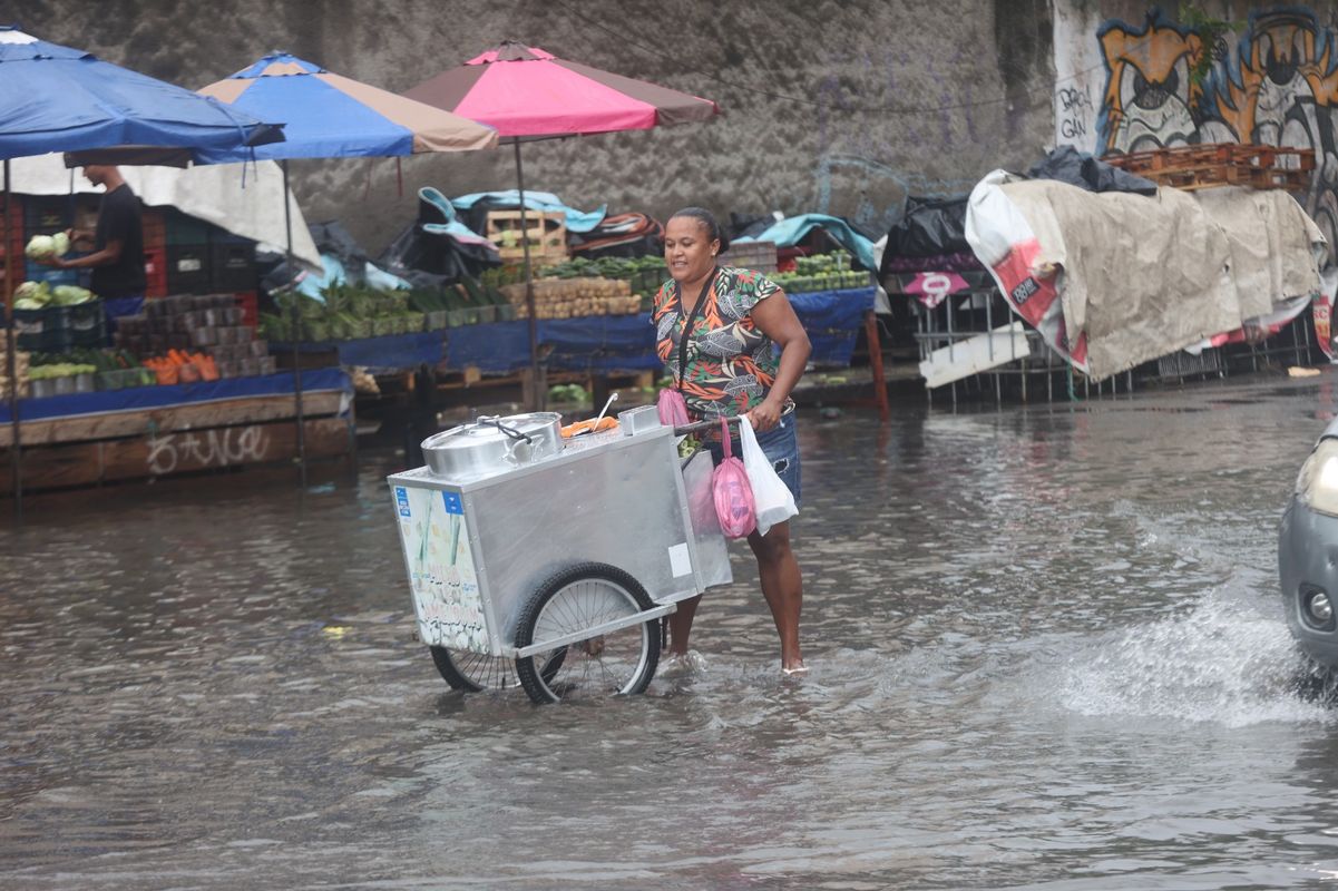 Chuva em Salvador por Marina Silva/CORREIO