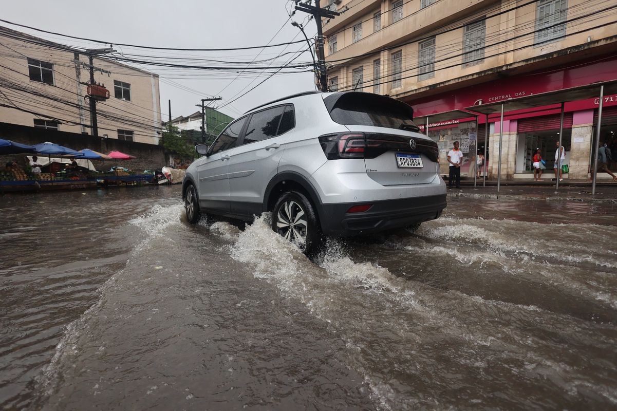 Chuva em Salvador por Marina Silva/CORREIO