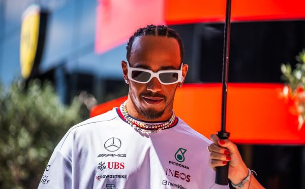 Lewis Hamilton vai pilotar pela Ferrari a partir de 2025