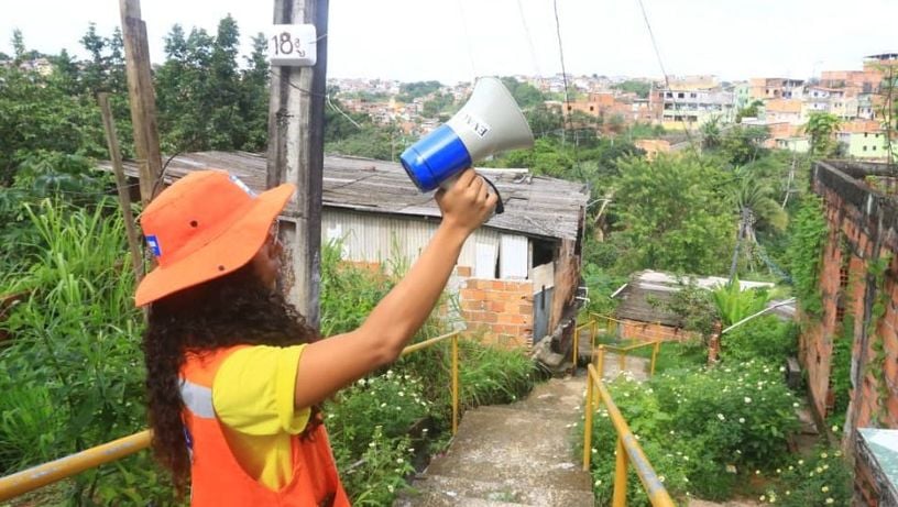 Imagem - Chuva forte provoca deslizamento de terra, queda de árvores e desabamento de muros em Salvador