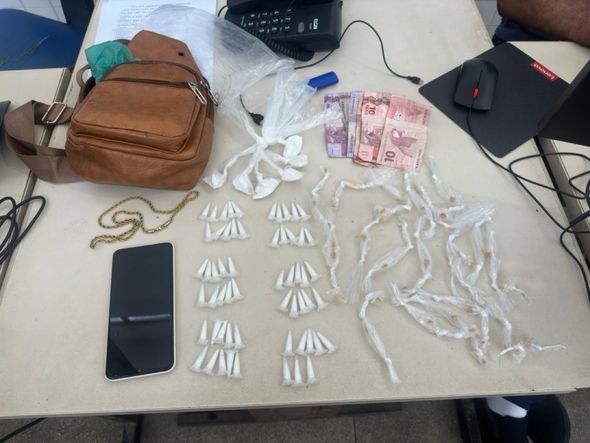 Imagem - Polícia apreende cocaína e crack em Candeias