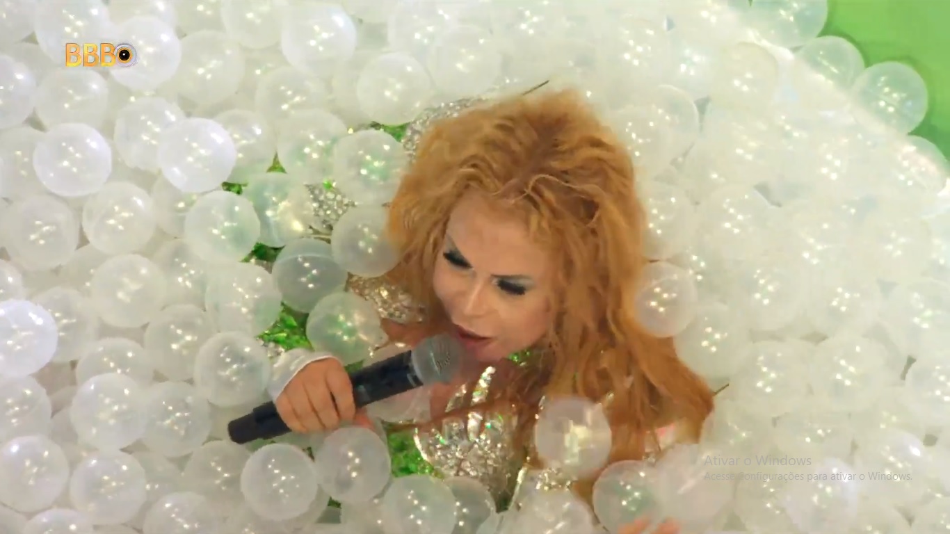 Joelma foi curtir a piscina de bolinhas no BBB 24 por Reprodução/TV Globo