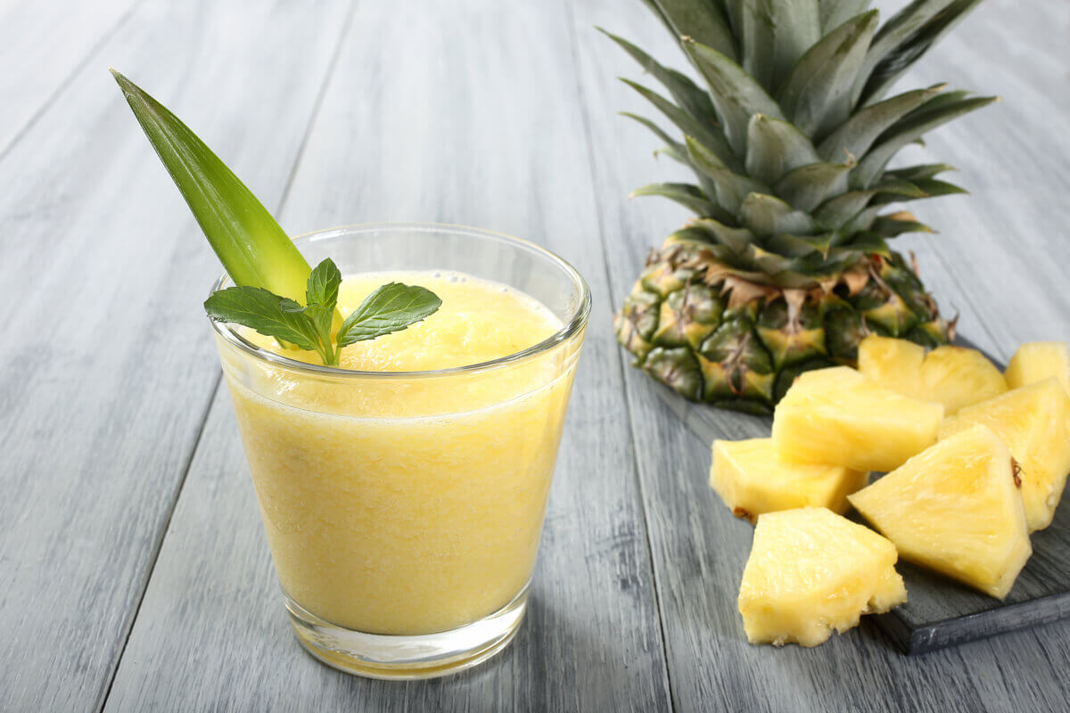 [Edicase]Vitamina de abacaxi (Imagem: denio190 | Shutterstock) por  