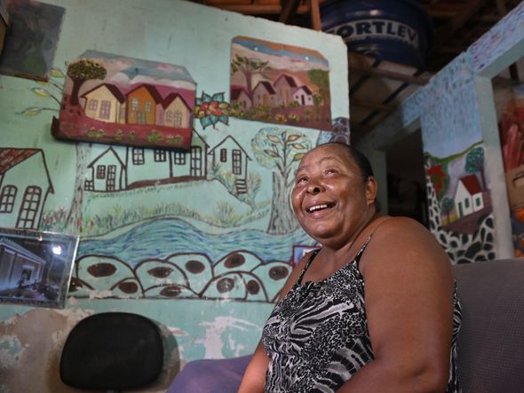Imagem - Arte nas paredes: moradora de Pirajá transforma casa em tela de pintura