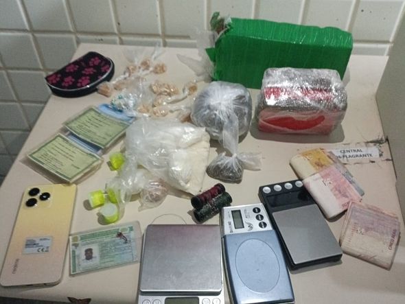 Imagem - Casal é preso com drogas e celular roubado em Cajazeiras