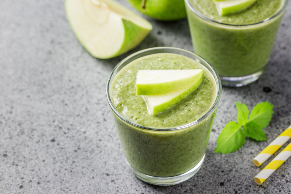 [Edicase]Suco verde (Imagem: Irina Rostokina | Shutterstock) por  