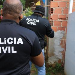 Imagem - Polícia Civil encontra cativeiro e liberta duas vítimas de sequestro em Lauro de Freitas