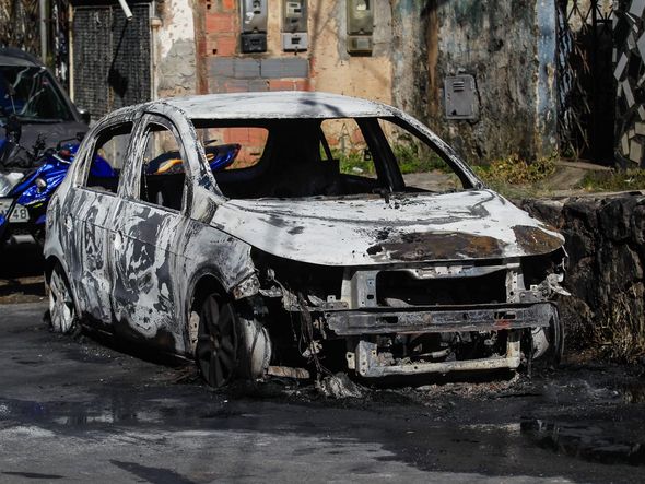 Imagem - Nove carros são incendiados no bairro do Pero Vaz