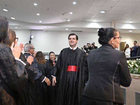 Imagem - Em cerimônia com casa cheia, Pedro Maia é empossado procurador-geral de Justiça