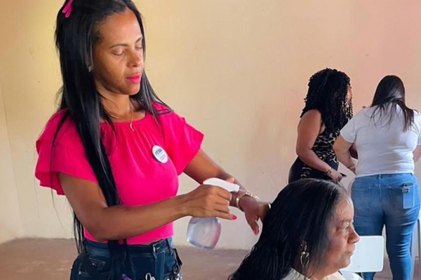 O projeto Capacita Mulher está com inscrições abertas para o curso gratuito de cabelereiro, corte e escova, destinado exclusivamente para o público feminino