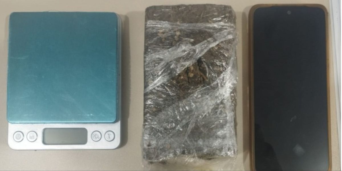 Droga apreendida com adolescentes