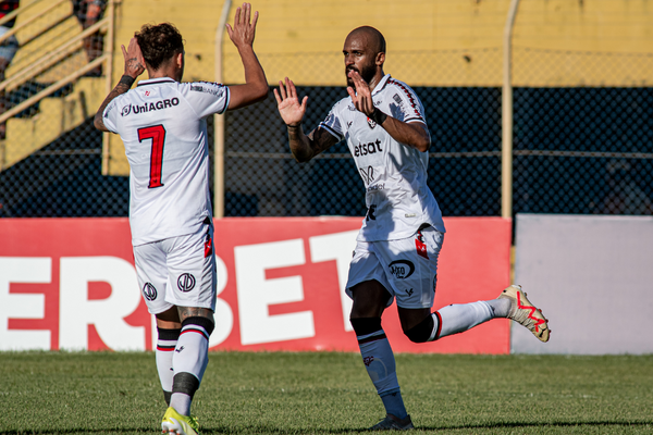 Patric Calmon abriu o placar para o Vitória contra o Itabuna por Victor Ferreira/EC Vitória