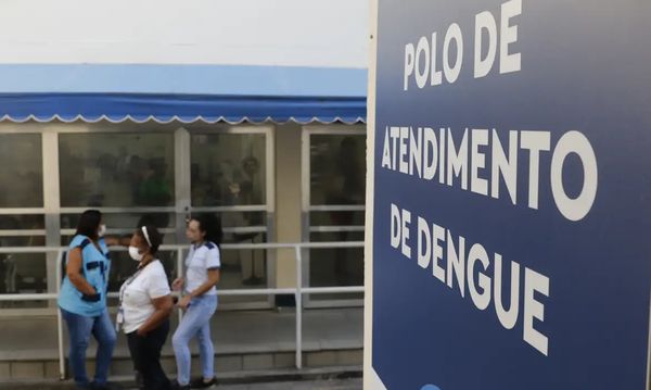 Pacientes buscam atendimento médico para dengue na Policlínica Hélio Pellegrino