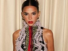Imagem - Convite de aniversário de Bruna Marquezine vaza e revela show de Zeca Pagodinho e proibição de celulares