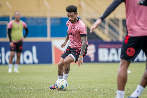 Léo Condé concentrou 23 jogadores para a partida contra o Itabaiana, válida pela Copa do Nordeste