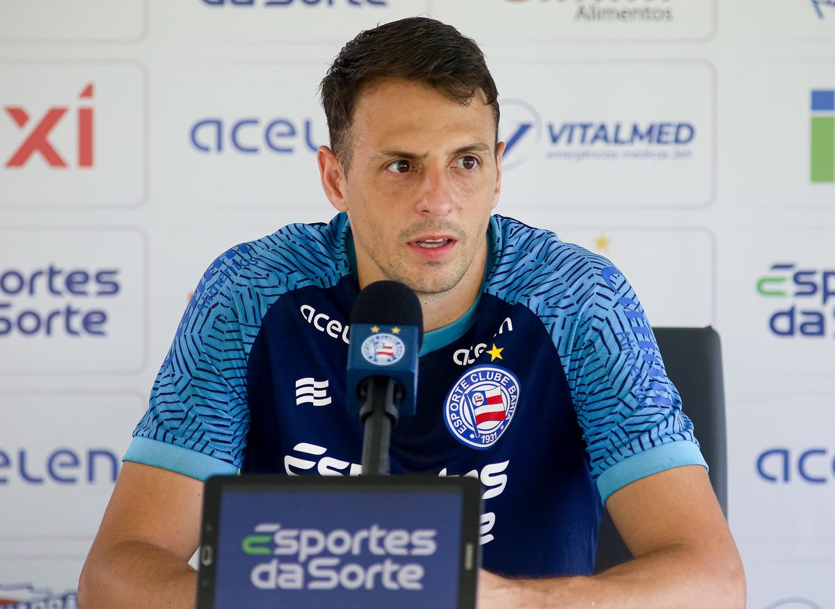 Santiago Arias concedeu entrevista na Cidade Tricolor