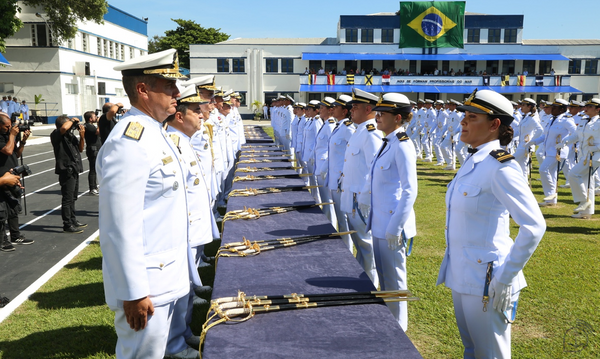  Marinha abre concurso para Oficiais de carreira; salário inicial passa de R$ 9 mil