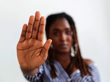 Imagem - Lawfare de gênero: violência contra a mulher no Direito