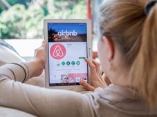 Imagem - Airbnb é condenado a pagar R$ 40 mil mensais a hóspede que ficou paraplégica em imóvel alugado