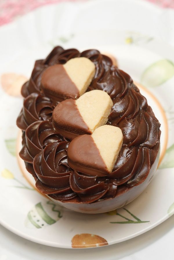 Ovo de brigadeiro com sequilho de Anabel Confeitaria