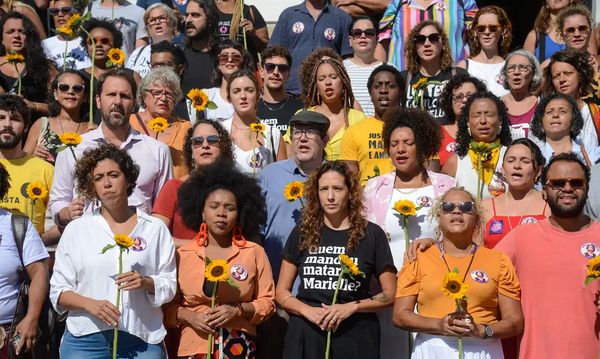 Ato simbólico marca os seis anos do assassinato de Marielle Franco, nas escadarias da Câmara Municipal do Rio de Janeiro