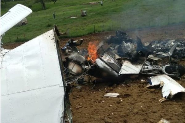 Avião caiu em São Sebastião do Passé