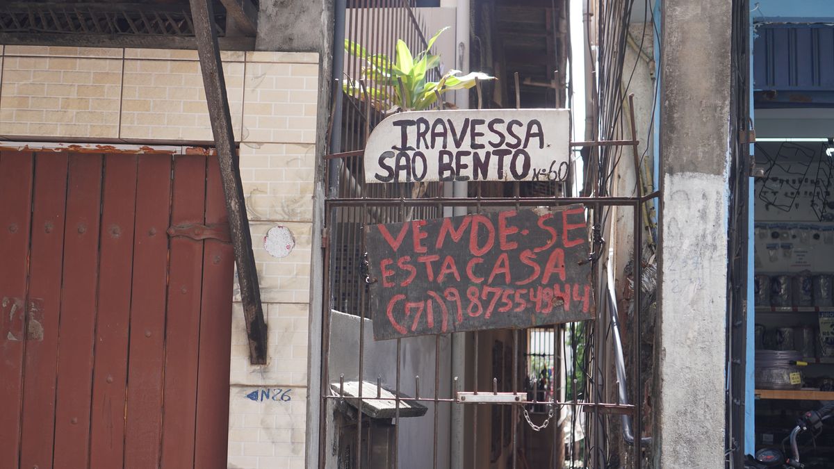 Imóveis estão disponíveis por conta de violência no bairro por Ana Lucia Albuquerque/CORREIO