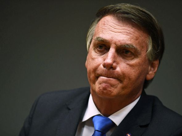 Imagem - Bolsonaro diz ao STF que seria "ilógico" pedir asilo a embaixador