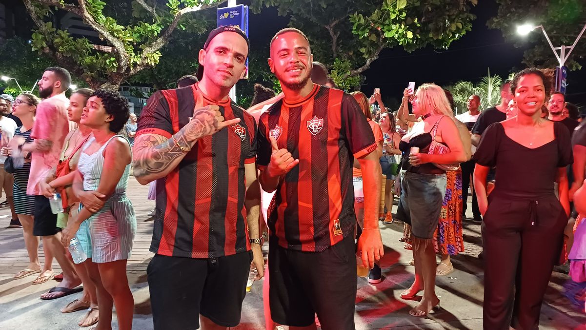 Torcedores saem do Barradão direto para o Rio Vermelho
