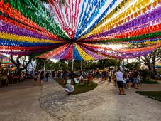 Imagem - João Gomes,  Tayrone, Thiago Aquino e Elba Ramalho: confira as atrações do São João de Amargosa