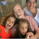 Imagem - Gêmeas de Ivete Sangalo e Daniel Cady aparecem em clique raro com a bisavó: 'Amor'