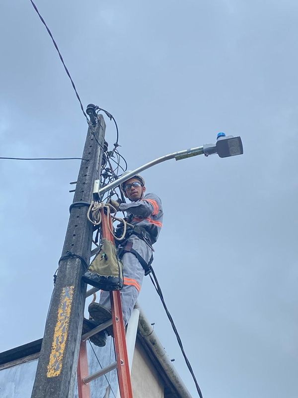 Prefeitura de Salvador amplia rede de iluminação pública em Mata Escura
