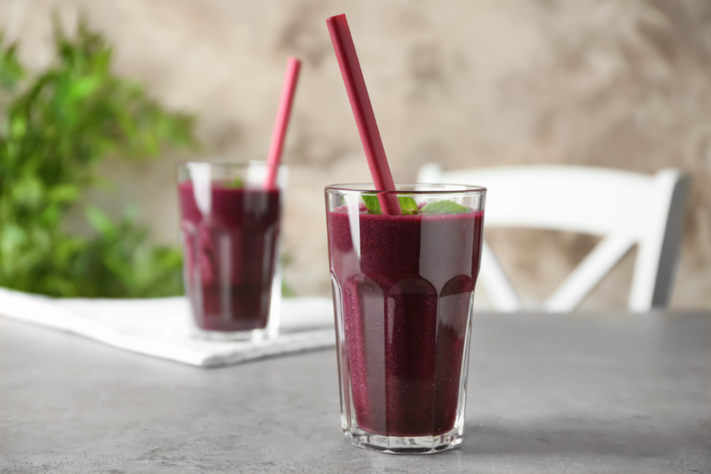 [Edicase]Suco de guaraná com açaí(Imagem: Africa Studio | Shutterstock) por  